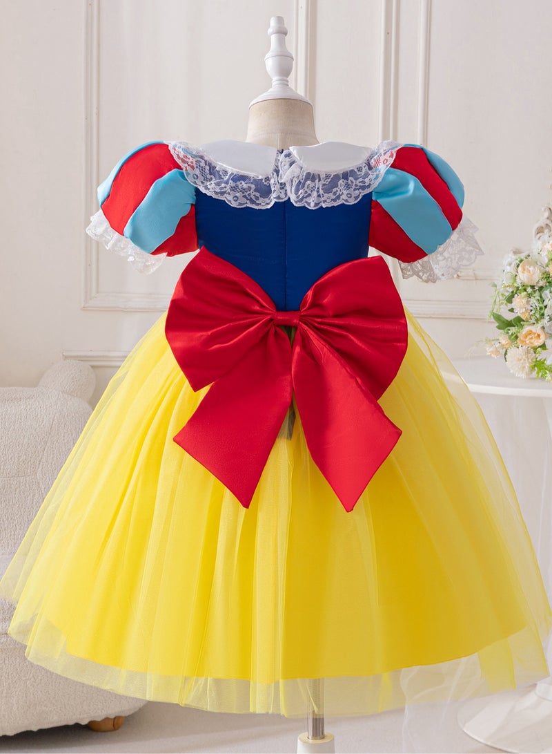 عام فساتين الفتيات في العروض المهرجانية هي فساتين من الشبكة المضغوطة. فساتين أطفال على نمط سنواء الثلج وهي مناسبة لللباس المخصص للمناسبات والاحتفالات. - Image 2