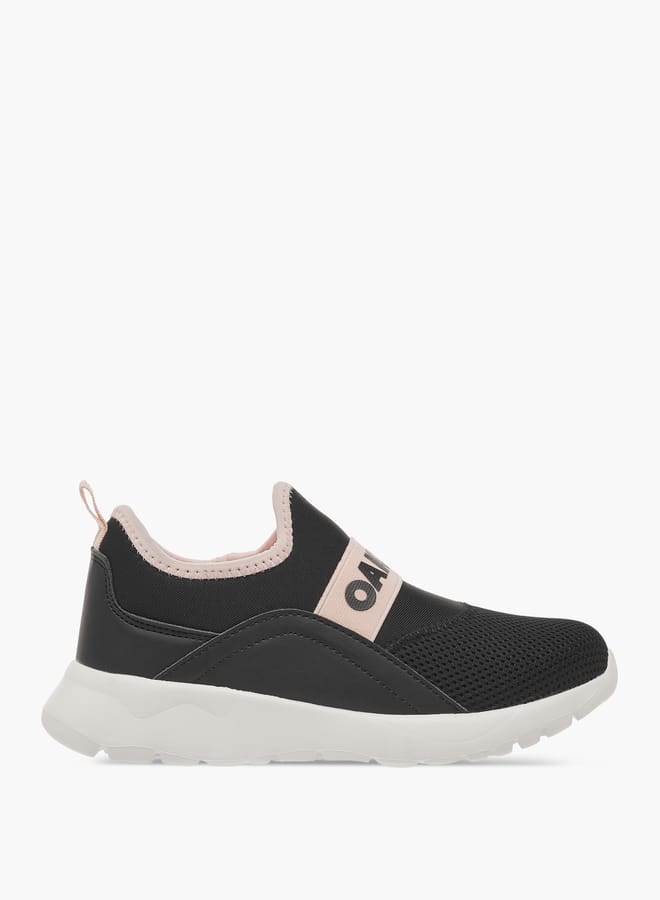 Oaklan by Shoexpress Girls by Shoexpress Logo Detail Slip-On Sports Shoes with Pull Tabs  - Image 3