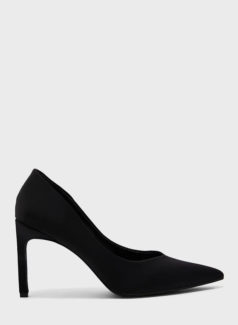 Truffle Pointed Pump