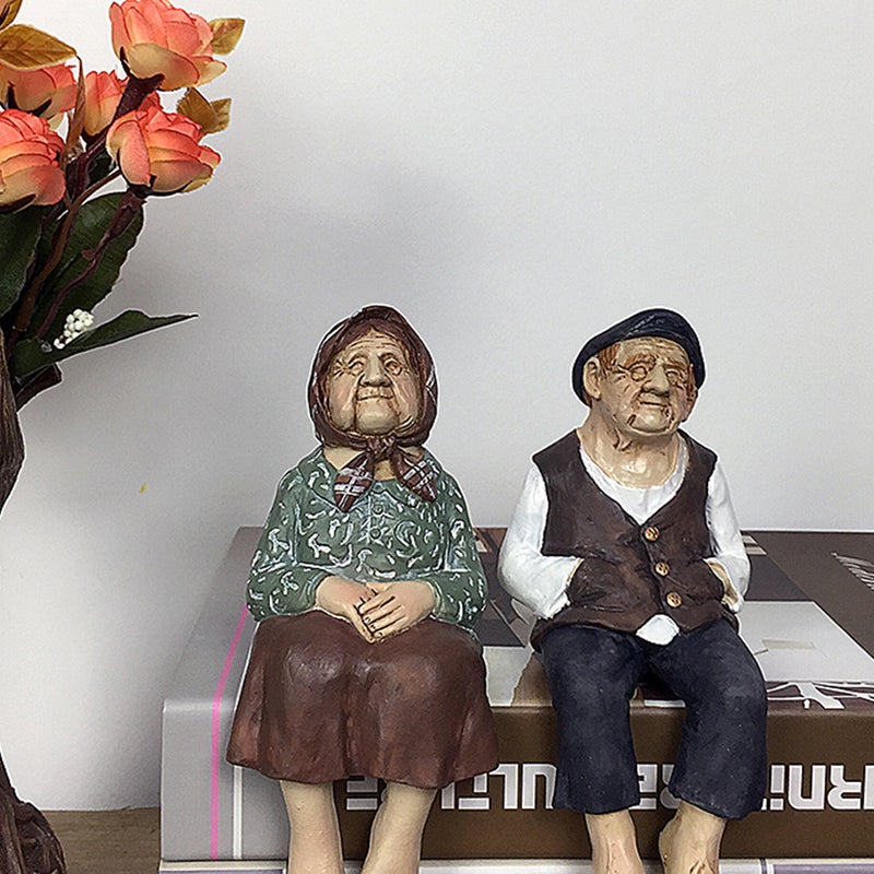 1Pc Elderly Couple Resin Statue Romantic Elderly Craft Adornment (As Shown) - Image 1