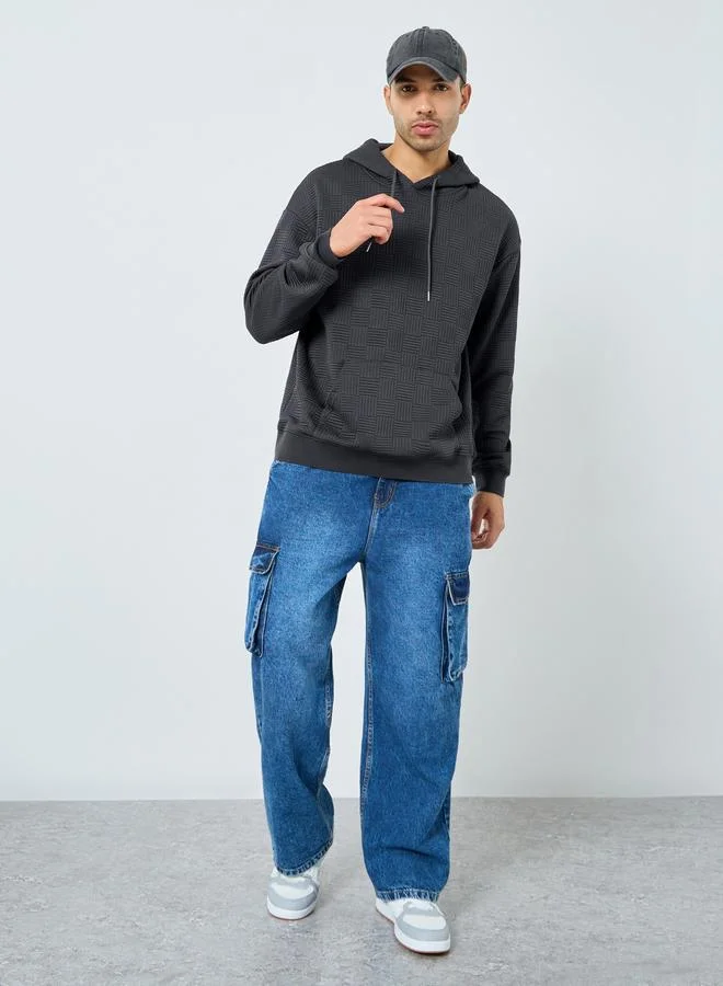 ستايلي هودي واسع بتفاصيل بارزة الملمس