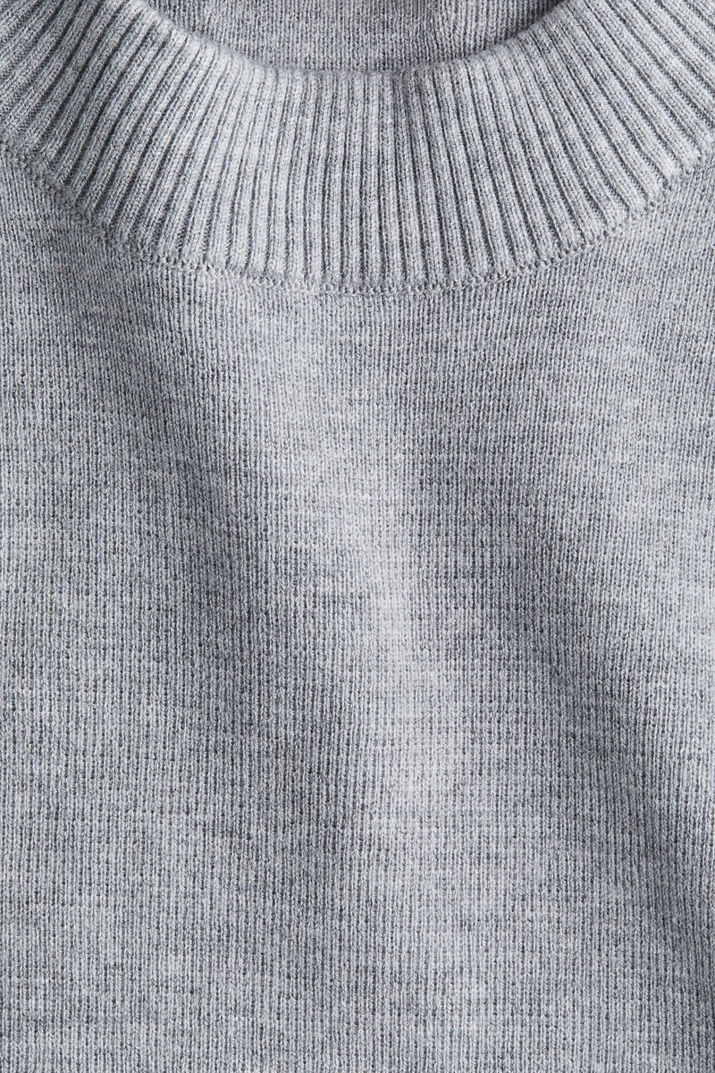 اتش اند ام بلوزة بحياكة ناعمة