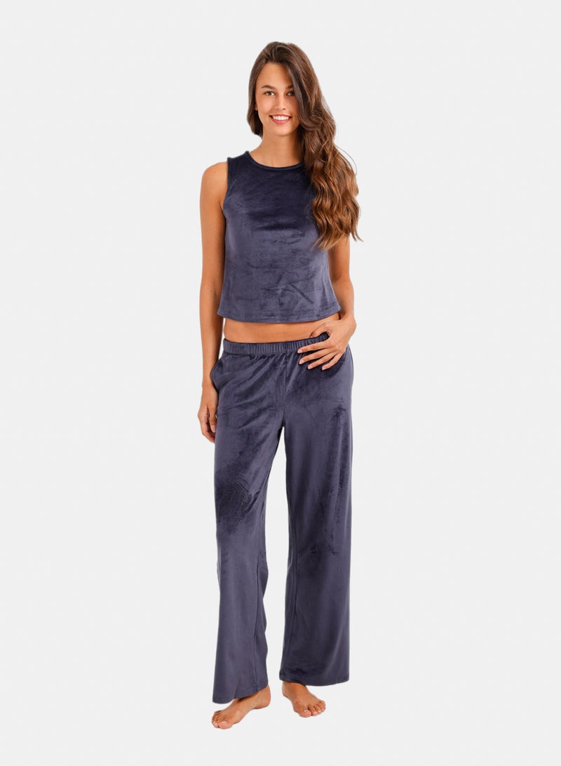 Carina Velvet 3-Piece Pyjama - Image 4