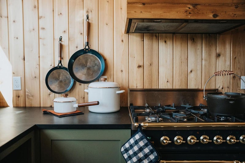 BareBones Enamel Saucepan in Eggshell with Walnut Handle - Image 5