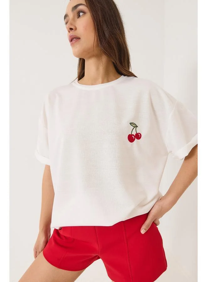 جينجر تيشيرت بياقة دائرية وطبعة كرز