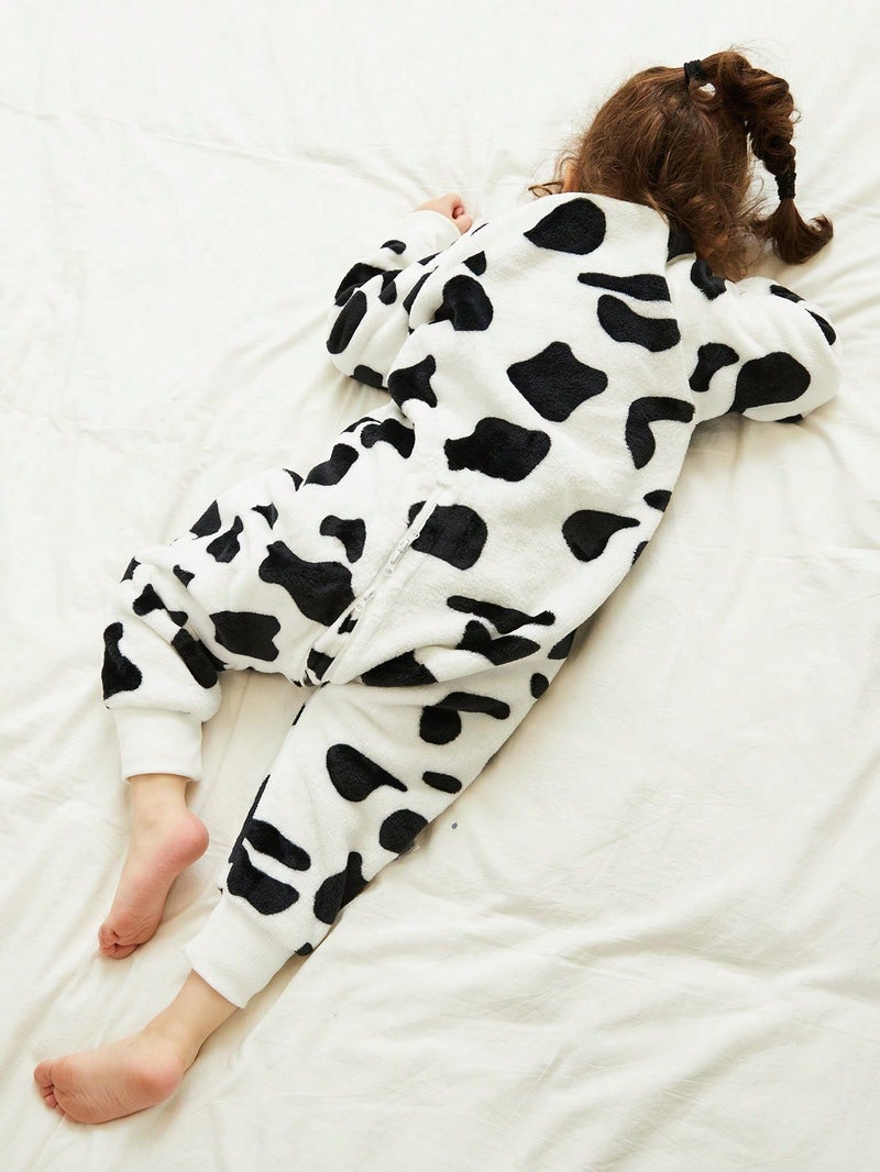 Kids Sleepwear with Cow Print – Cozy Pajamas with Comfortable Zipper Design - Image 4