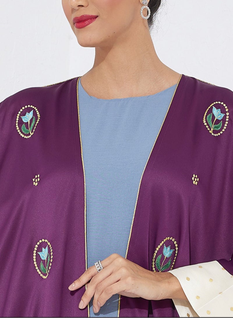 روزيت عباية بشت أرجواني مع تصميم زهور بألوان مختلفة - Image 2