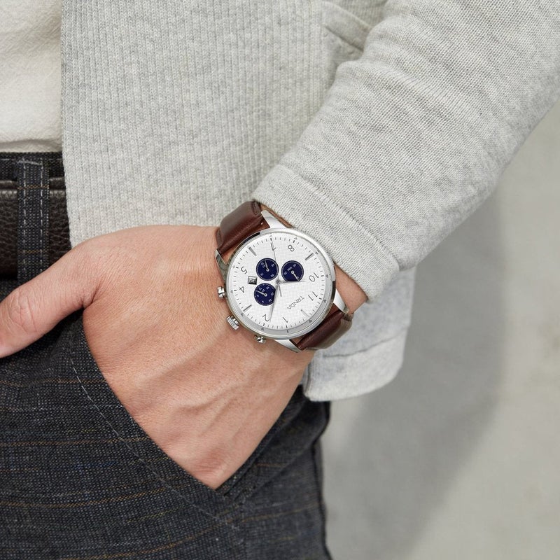 ترندا ساعة يد للرجال من TRNDA - فولاذ مقاوم للصدأ جلد بني - مينا فضية بيضاء أنيقة - Image 2