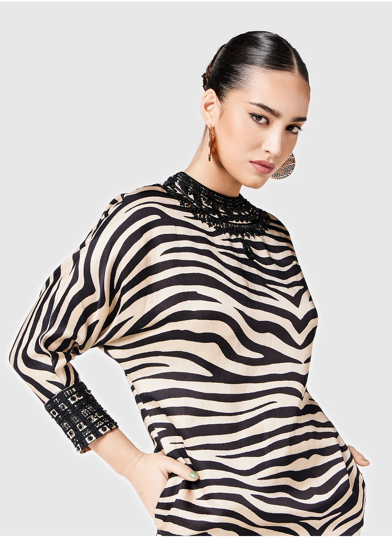 Threadz by Ajooni Embellished Printed Kaftan