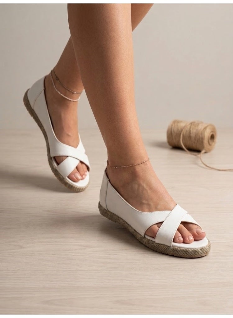 لايف ستيلاش  صندل مسطح من الجلد سهل الارتداء  SF-58 - ابيض - Image 1
