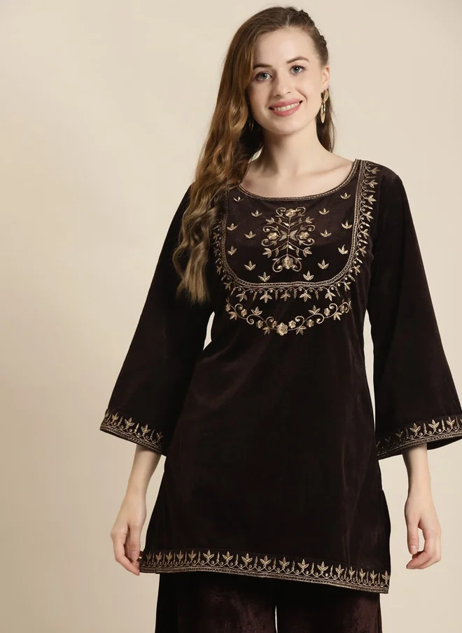 ساسافراس كورتي نسائي مخملي بني