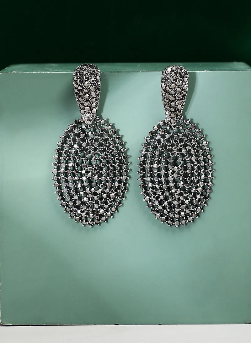 SOHI Intricate Oval Artificial Drop Earring Jewellery