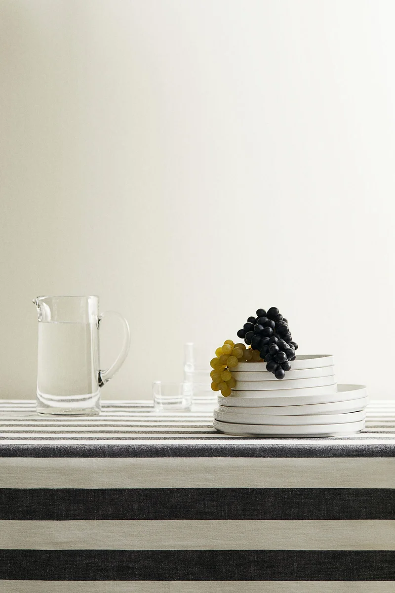 اتش اند ام Patterned cotton tablecloth