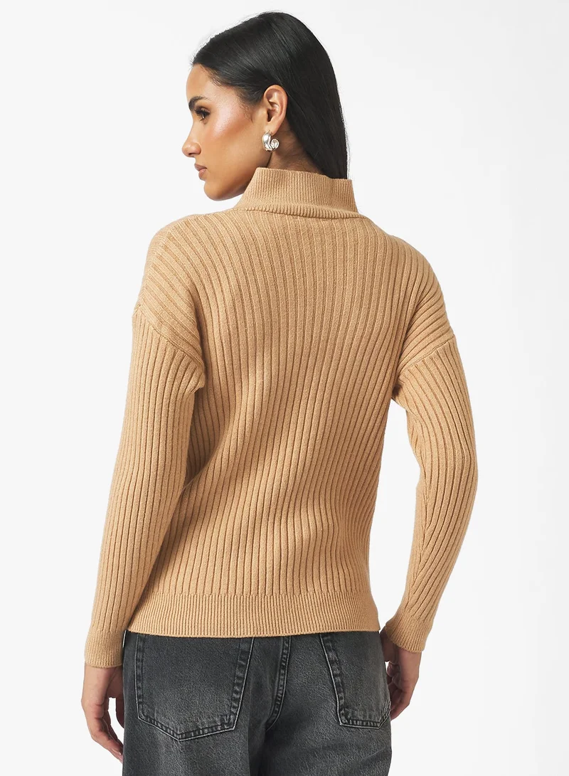 جينجر سترة مضلعة بسحاب نصفي