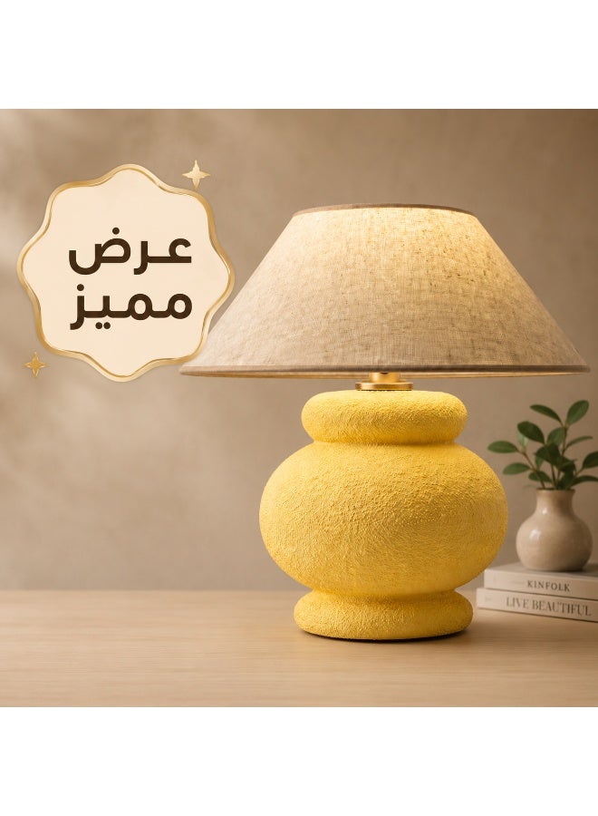 كالدا أباجورة مكتب سيراميك مصنوعة يدوياً من "كالدا بيبل" – قاعدة طمي طبيعي بتصميم مودرن – شابوه قماشي أنيق لإضاءة دافئة مريحة – ديكور حرفي فريد لغرفة النوم وغرفة المعيشة - Image 2
