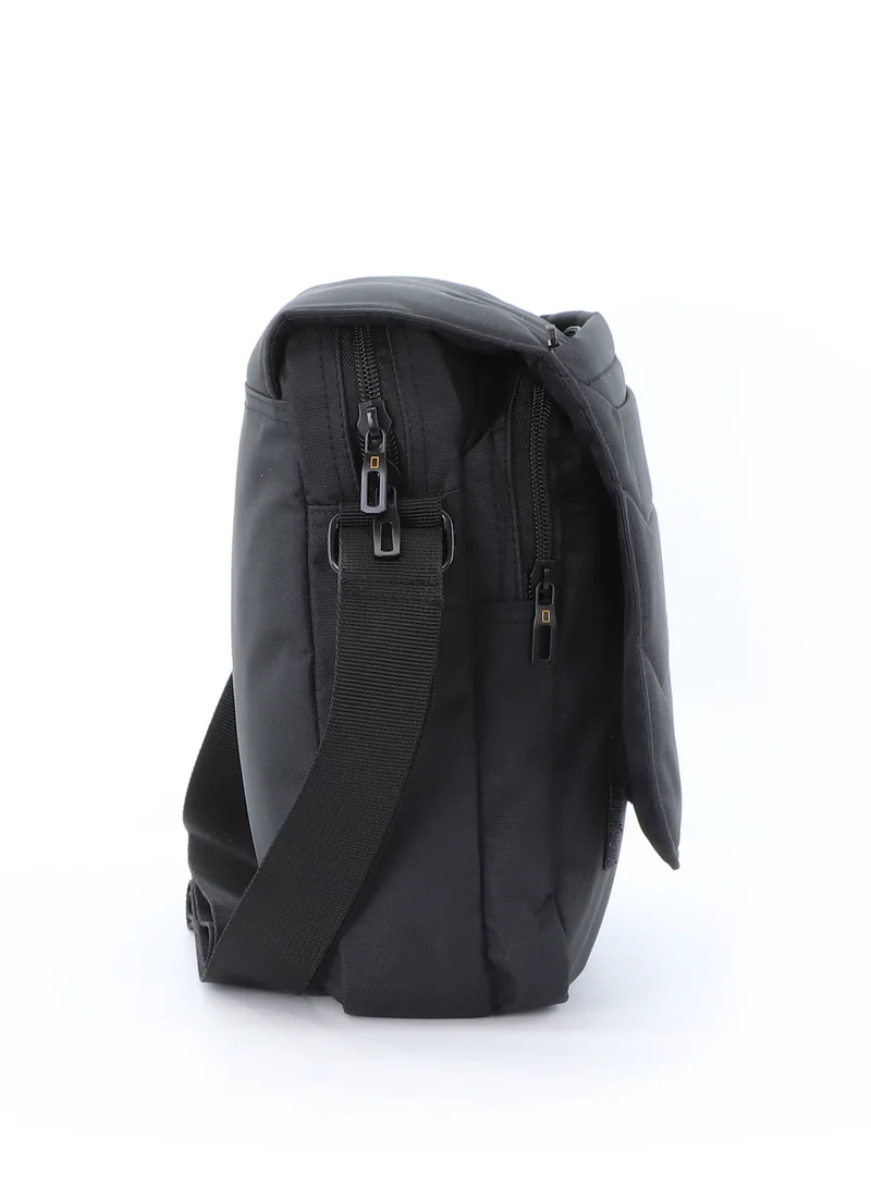 NATIONAL GEOGRAPHIC National Geographic Pro Shoulder Bag Black, Stylish for Men and Women Compact and Versatile, Portable Organizer for Travel, Business, University