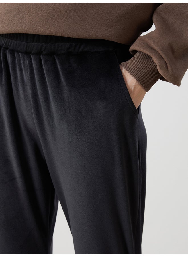 LC WAIKIKI Elasticated Waist Velvet Women's Jogger Sweatpants - Image 3