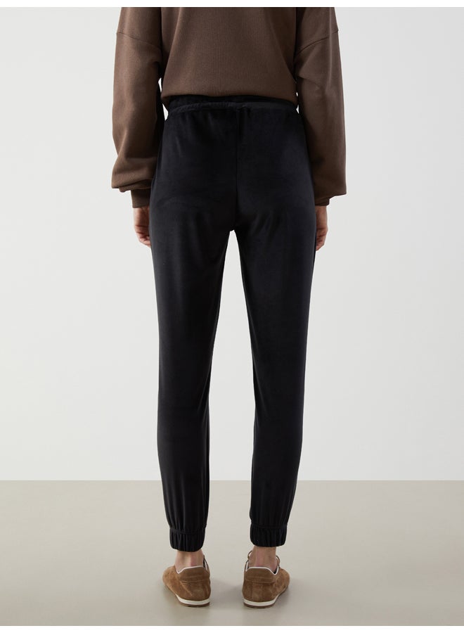 LC WAIKIKI Elasticated Waist Velvet Women's Jogger Sweatpants - Image 4