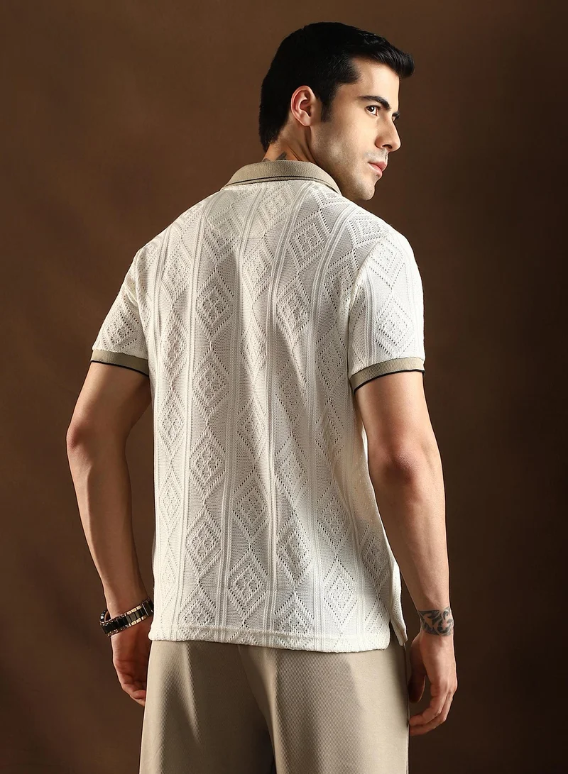 Campus Sutra Campus Sutra Men's Chalk White & Sand Beige Contrast Rhombus Polo T-Shirt For Casual Wear | Polo Neck | Short Cuffed Sleeves | Half-Button Closure | T-Shirt Crafted With Comfort Fit For Everyday Wear