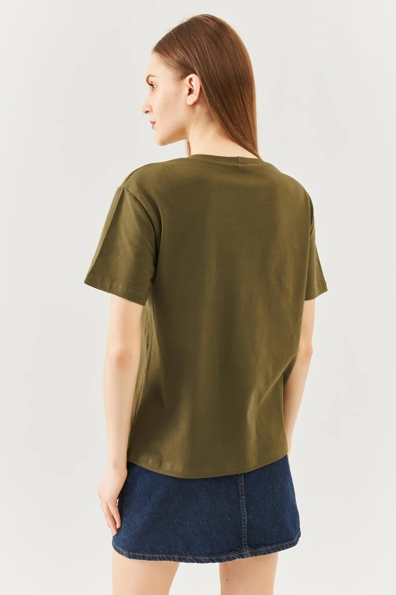Butikgiz Haki Oversize Rahat Pamuklu Penye Bisiklet Yaka Kısa Kol Basic T-Shirt
