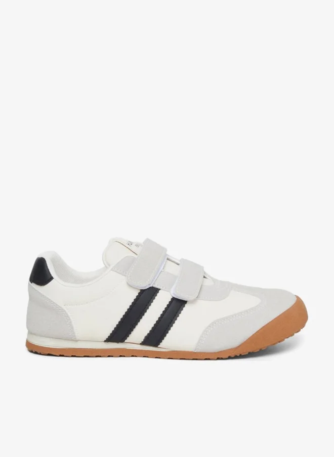 ستايلي اكتيف حذاء سنيكرز بشريط للإغلاق