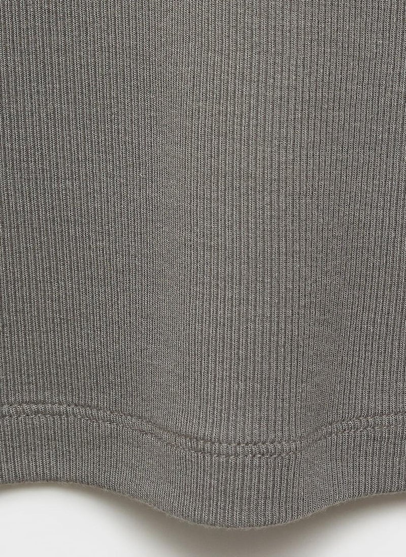 Short-Sleeved Fitted T-Shirt