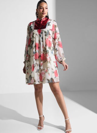 High Neck Pleated Dress - pzsku/Z4B79CF004A6D3EE54C6AZ/45/_/1698980918/3bdb8f1a-ebeb-41a1-8e8c-06a3b56387ce