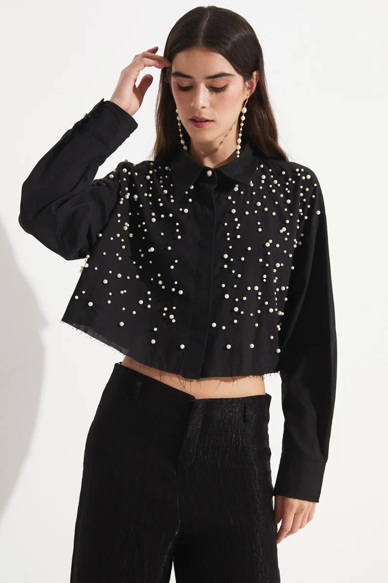 جون Women's Pearl Detail Cotton Crop Shirt