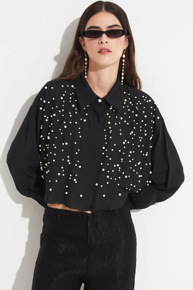 جون Women's Pearl Detail Cotton Crop Shirt