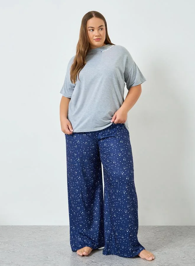 Styli Plus Size Star Print Drop Shoulder T-Shirt and Pyjama Set