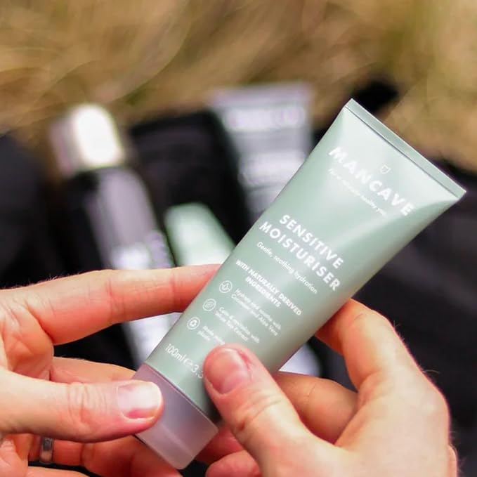 ManCave مرطب مان كاف الحساس 100 مل للرجال يرطب ويغذي البشرة مع الألوة فيرا وزبدة الشيا مختبر جلدياً خصائص مرطبة ومهدئة تركيبة طبيعية صديقة للنباتيين - Image 3