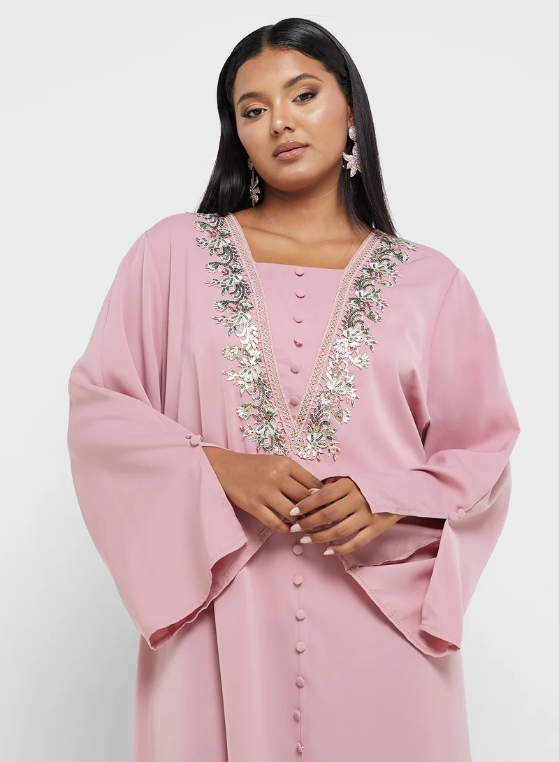 Khizana Plus Size Embroidered Jalabiya