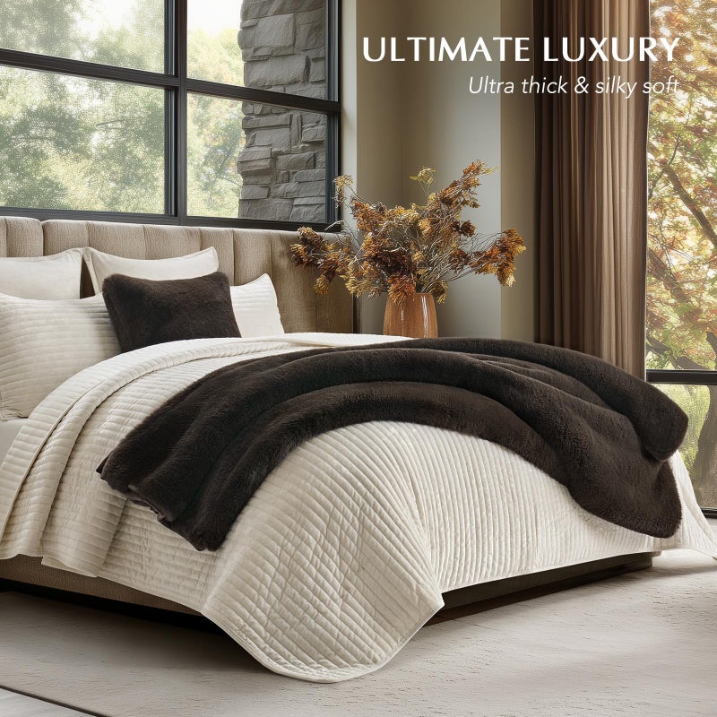 EVERGRACEHOME Luxury Soft Faux Chinchilla Fur Throw Blanket for Couch, Warm Thick Heavy Winter Throw Blanket 1220GSM for Bed, Fluffy Cozy Mink Blanket with Reversible Velvet, Espresso Mink, 60"x80" - Image 4