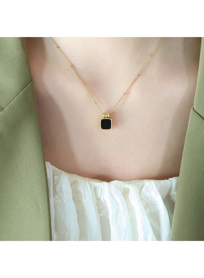European And American Simple Fashion Trend White Sea Shell Black Acrylic Pendant Beaded Titanium Steel Necklace Jewelry
