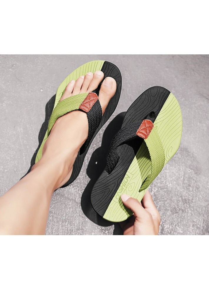 Loquat - Men's Summer New Leisure Anti-Skid Beach Flip-flops Black And  Green - Image 1