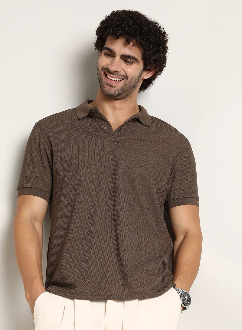 Campus Sutra Campus Sutra Men's Mocha Brown Chainlink-Ribbed Polo T-Shirt For Casual Wear | Polo Neck | Short Cuffed Sleeves | Half-Button Closure | T-Shirt Crafted With Comfort Fit For Everyday Wear