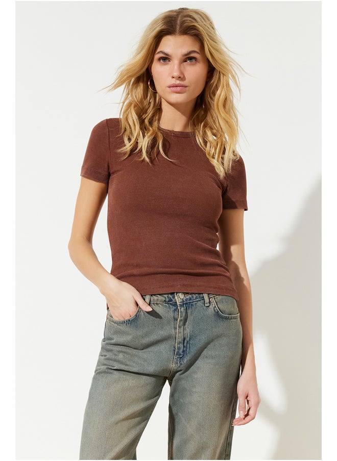 trendyol - Brown Faded/Faded Effect Basic Ribbed Cotton Stretch Knitted T-Shirt TWOSS24TS00000 - Image 1