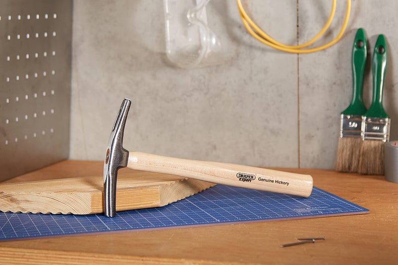 Draper 19724 Upholstery Magnetic Tack Hammer with Hickory Handle, 7oz - Image 2