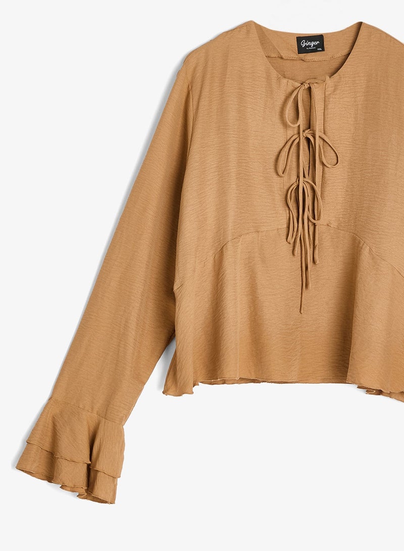 جينجر بلس بلوزة بياقة فراشة - Image 3