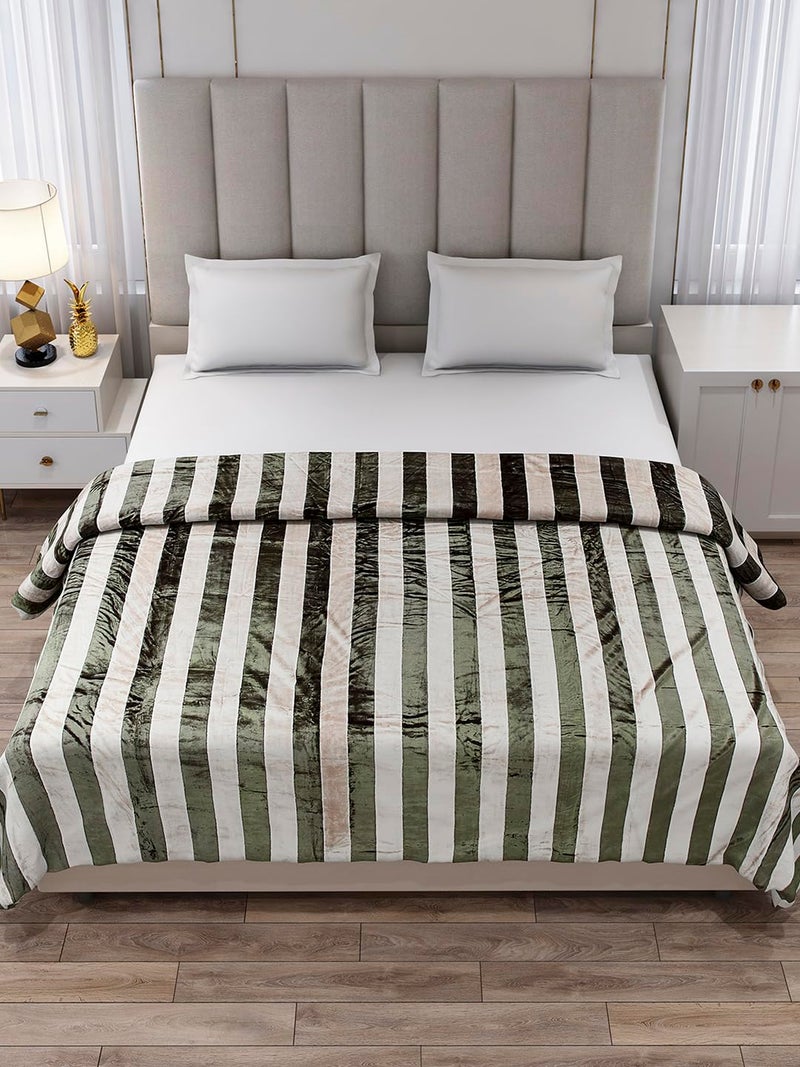 Monte Carlo Olive Jacquard Double Bed 290 GSM Ac Blanket - Image 2