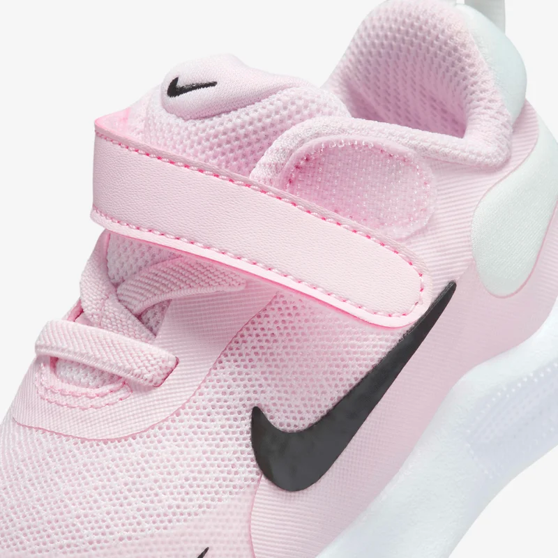 Nike Kids' Revolution 7 Shoes