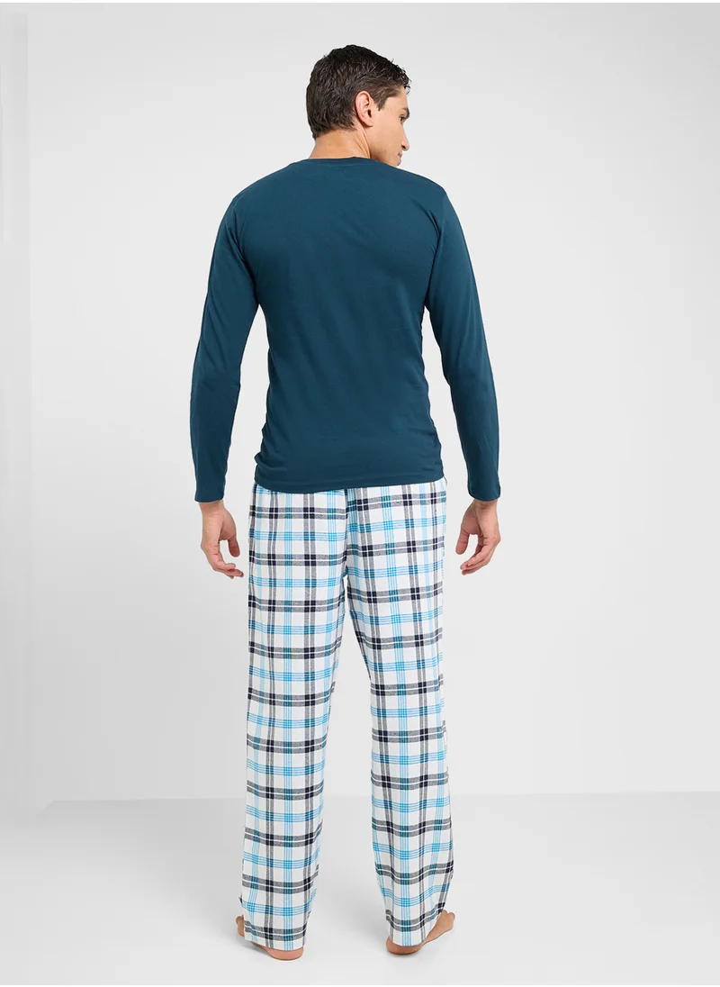 سفنتي فايف Nightwear T-Shirt & Pants Sets