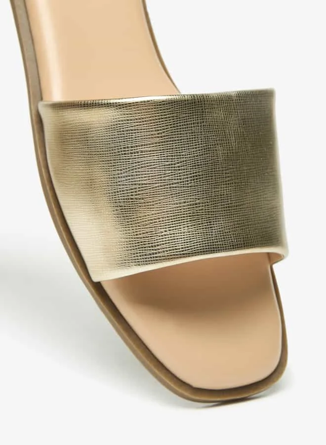 سيليست Women's Solid Slip-On Slides