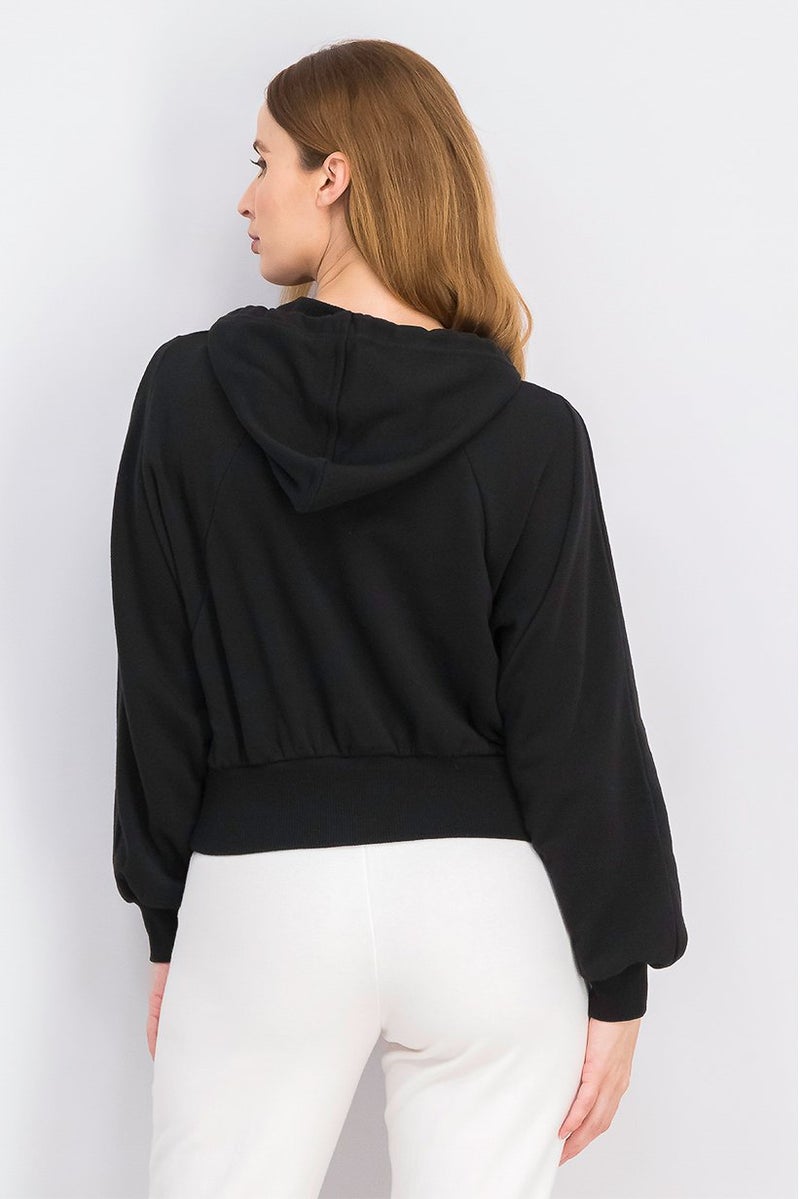 PUMA سويت شيرت هودي عادي مقاس نسائي مطبوع، أسود - Image 4