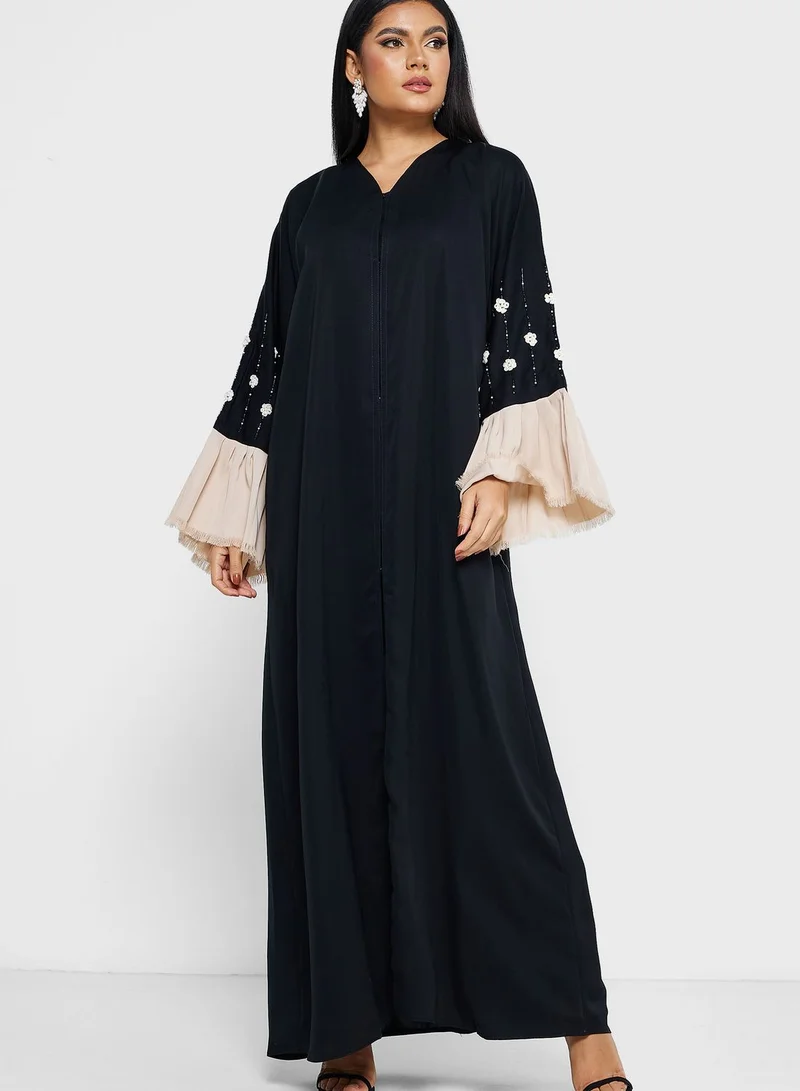 Khizana Pleated Sleeve Detail Abaya With Sheila