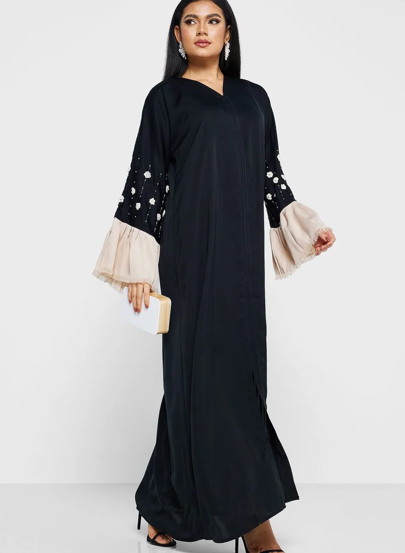 Khizana Pleated Sleeve Detail Abaya With Sheila