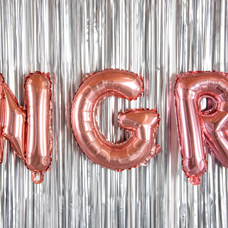 Restaurantware بالون حروف بالونيفاي 16 بوصة، بالون حرف واحد للحفلات - حرف G، بالون ميتاليك ذاتي الإغلاق، بالون ميار باللون الوردي الذهبي، حلقة تعليق، زينة لعيد الميلاد، الزفاف، أو التخرج - Image 3