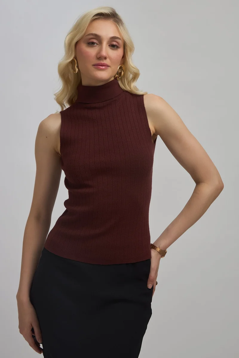 Virgio VIRGIO Viscose Highneck Flatknit Sleeveless Top