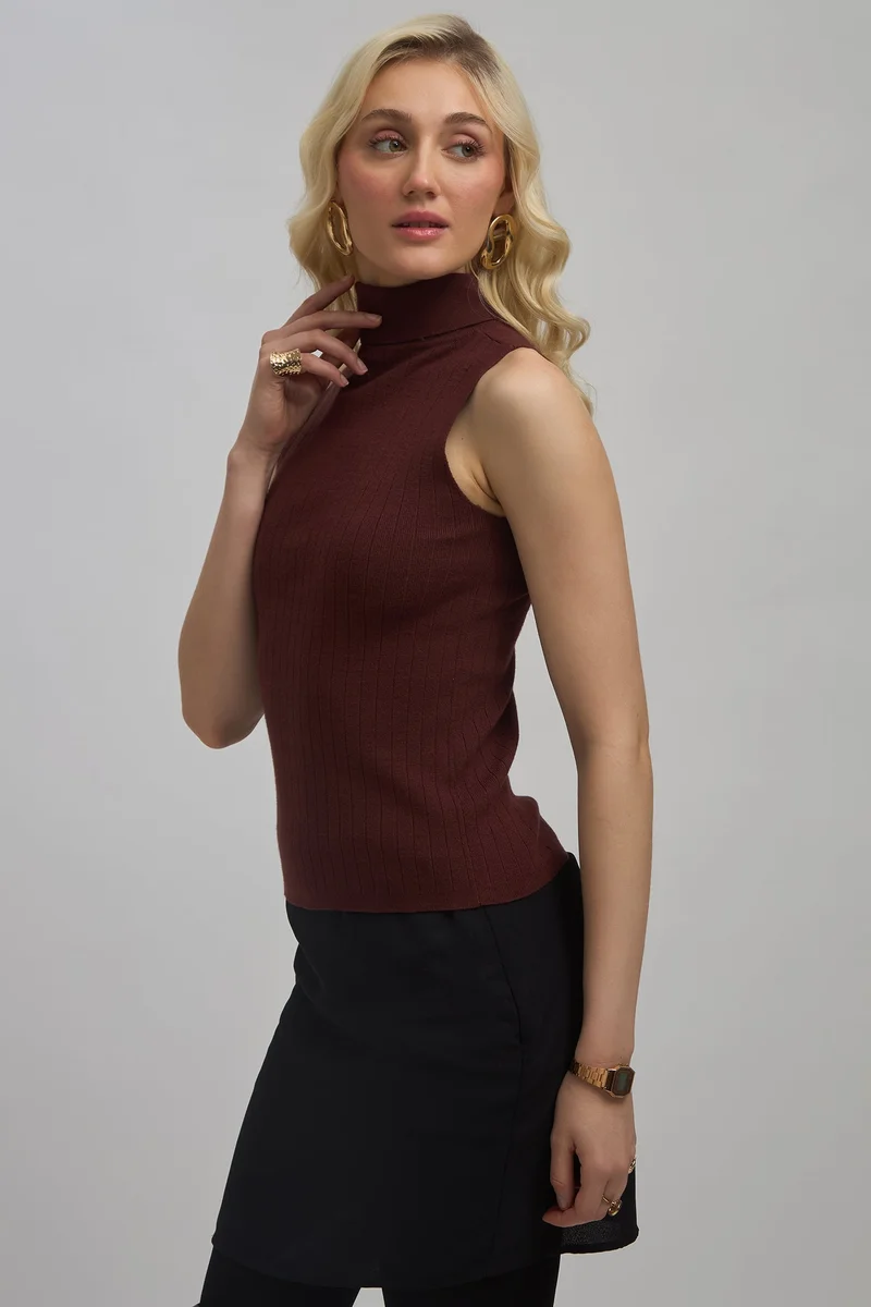 Virgio VIRGIO Viscose Highneck Flatknit Sleeveless Top
