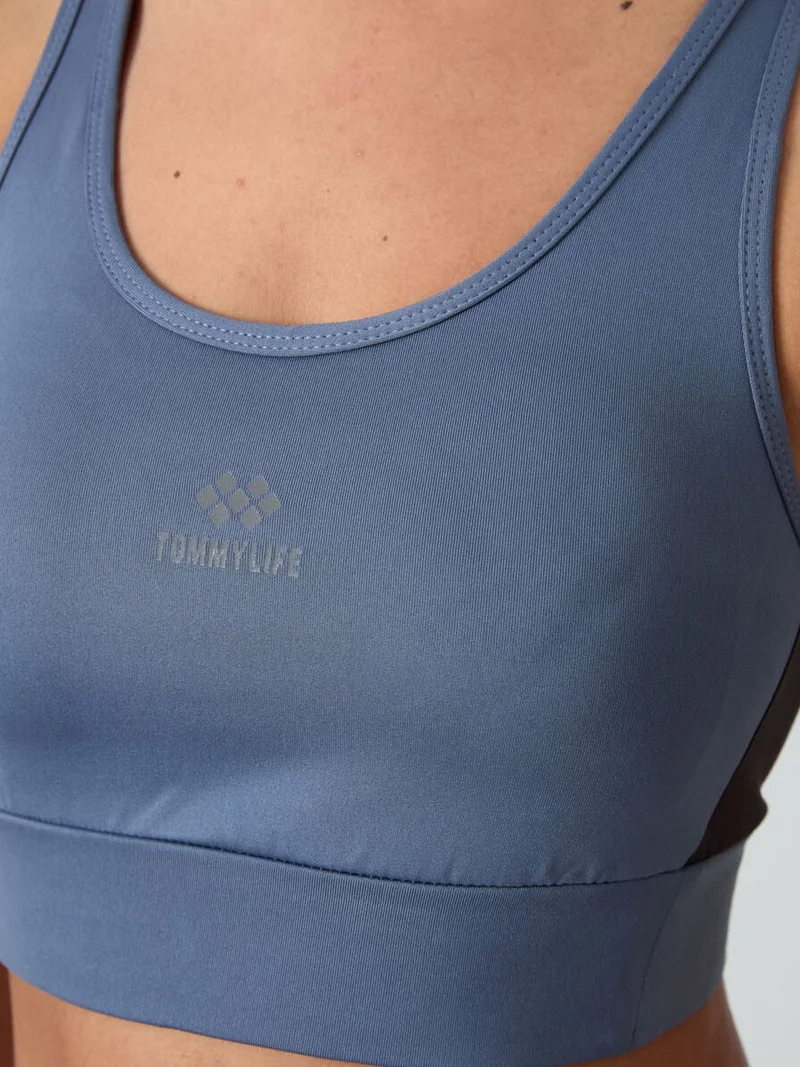 تومي لايف TOMMY Fitted Sleeveless Crop Sports Top